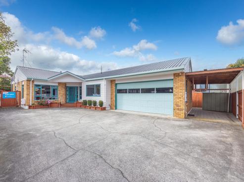 1A Macdonald Road, Deanwell