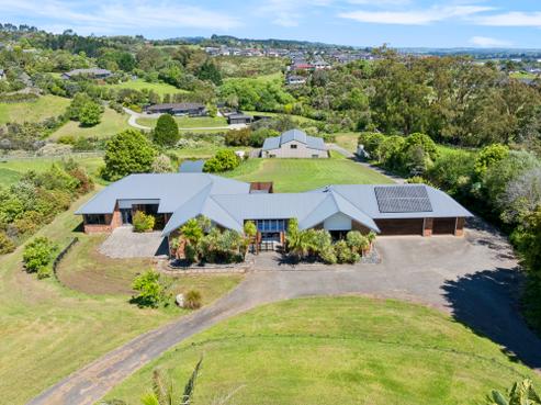 38 Lauren Grove, Papakura