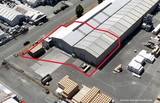 Clear-span warehouse & yard – split options