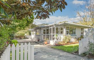 3 Oldham Lane, The Wood