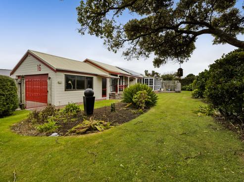 16 Heaphy Road, Opunake