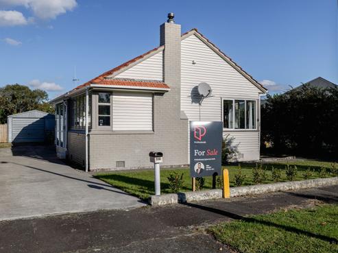 27 Savage Crescent, West End