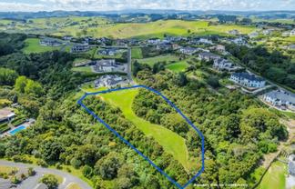 884 Redoubt Road, Flat Bush