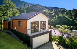 11 Angle Street, Picton