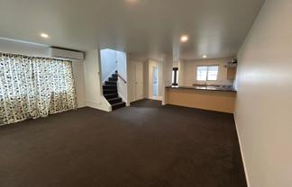 1/16 Yang Place, Papakura