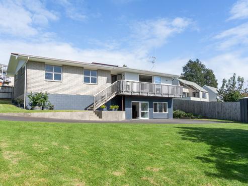 8 Lorna Place, Brookfield