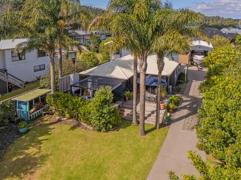 66 Charles Green Drive, Cooks Beach