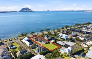 99 Beach Road, Otumoetai