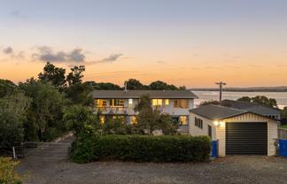 48 Ronald Avenue, Glenbrook