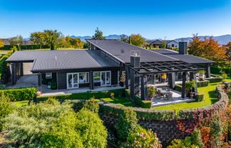 105 Marlborough Ridge Drive, Fairhall