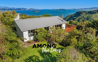 24 Titiro Moana Road, Korokoro