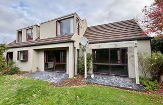 8A Braco Place, Burnside