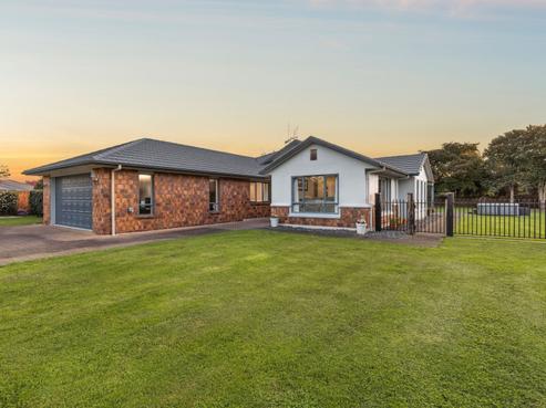200 The Oaks Drive, Leamington