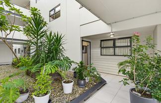 2/124 Stancombe Road, Flat Bush