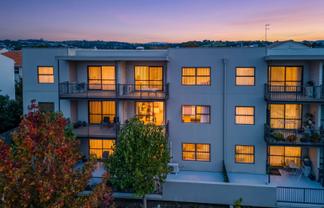 2/124 Stancombe Road, Flat Bush