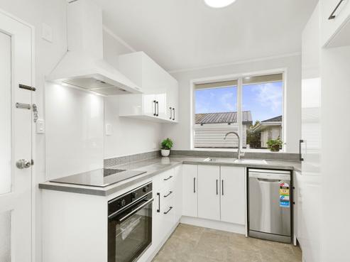 12 Tacoma Drive, Totara Park