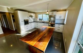 92 Thurleigh Grove, Karori