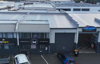 Functional Warehouse Unit with Office