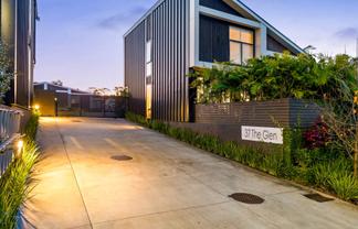 17/37 Glen Atkinson Street, Saint Heliers