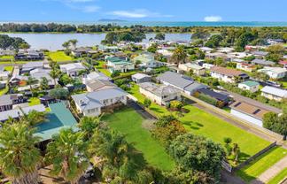 30 Athenree Road, Athenree