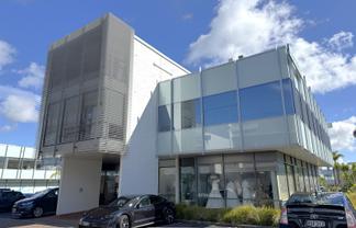 Whole 479sqm office – outstanding value