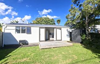 2/52 Taipari Road, Te Atatu Peninsula