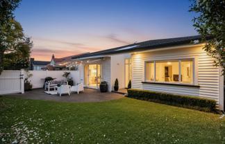 52 Codrington Crescent, Mission Bay
