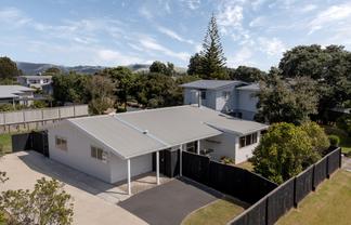 1126 Papamoa Beach Road, Papamoa