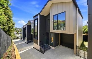 584B Beach Road, Rothesay Bay
