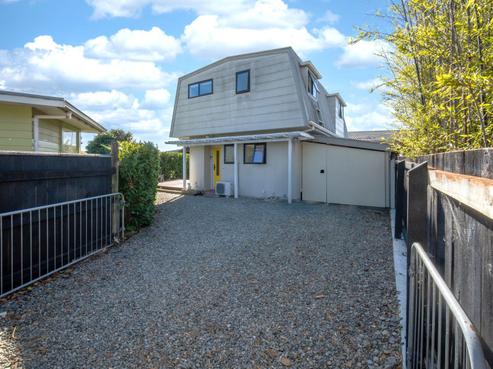 2/2 Nikau Street, Stoke