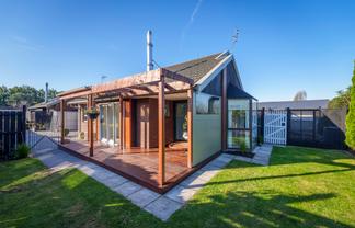 2/49 Sarabande Avenue, Redwood