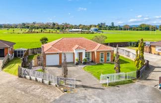 64 Glenveagh Park Drive, Weymouth