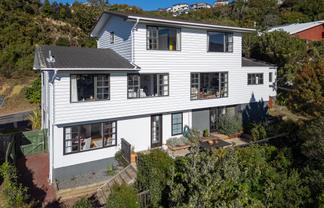 4 Parklands Drive, Karori