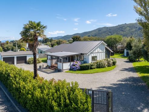 2 Orion Way, Featherston