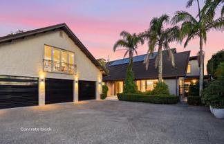 15 Oak Manor Drive, Albany