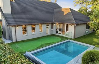 15 Oak Manor Drive, Albany