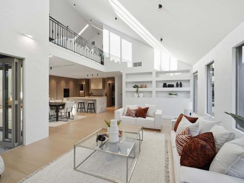 15 Oak Manor Drive, Albany