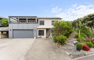 14 Charlotte Way, Raumati South