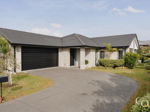 14 Cowell Crescent, Pyes Pa