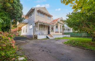 31 Ranfurly Road, Epsom