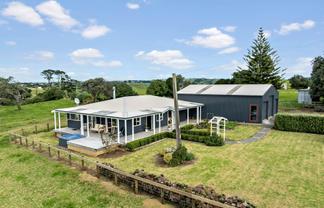 290 Pollok Wharf Road, Pollok