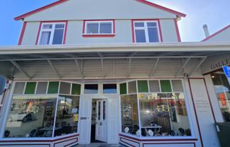 Investment opposite the beach