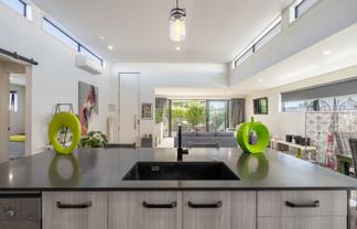 83 Coast Boulevard, Papamoa Beach