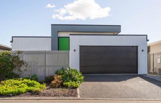 83 Coast Boulevard, Papamoa Beach