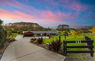 121 Valley Road, Waimauku