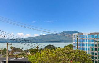2/4 Rangitoto Terrace, Milford