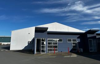 Modern Profile on Portsmouth Drive