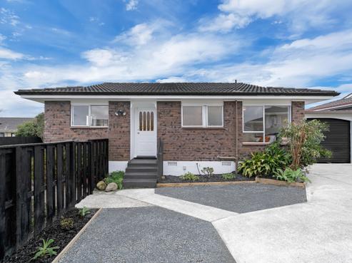 2/37 Blacklock Avenue, Henderson