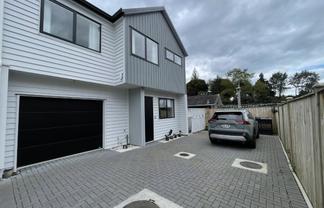 8D  Blyton Lane, Pakuranga Heights