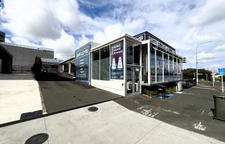 High Profile Showroom & Workshop | 595 m2